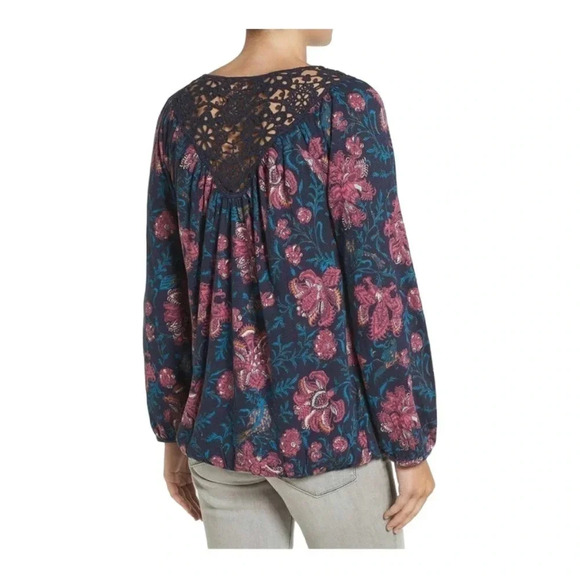 0600. Lucky BRAND KATIE FLORAL TOP SIZE XSMALL FLORAL PATTERN WITH CROCHET NECK - Picture 3 of 12